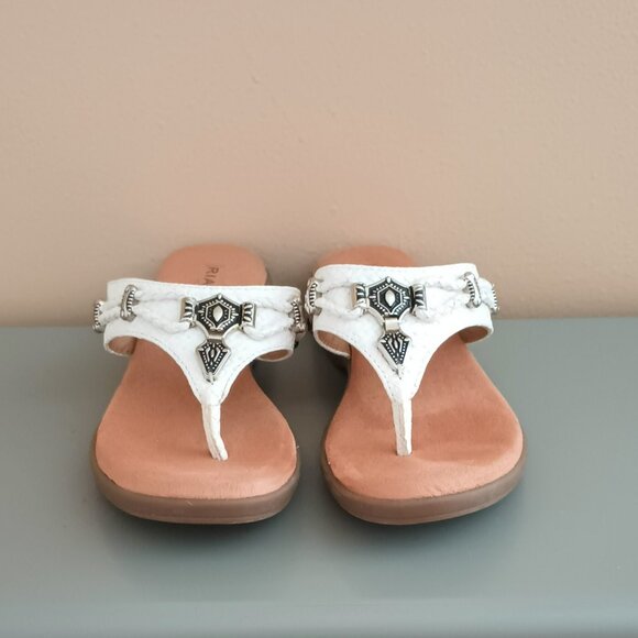 Women's White Thong Boho Sandals 6 with Silver Tone Metal Charm Accents - Picture 4 of 10
